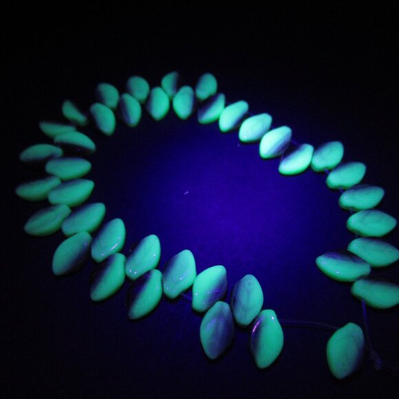 UG Leaf beads - Picture 3 of 8